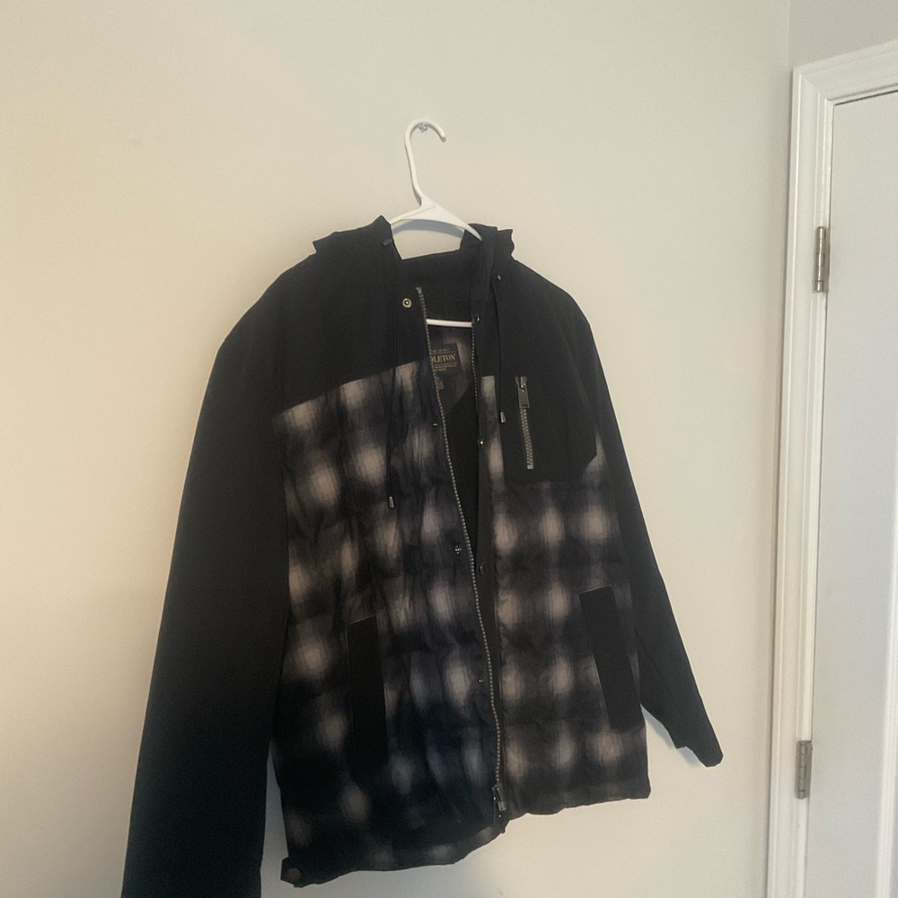 Pendleton Men’s hooded down jacket like new, black/grey plaid puffer jacket